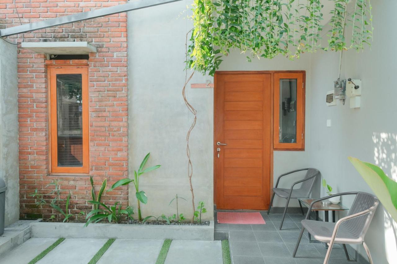 Andewi Guest House Denpasar Redpartner - Minimum Stay 30 Nights Sanur Екстериор снимка